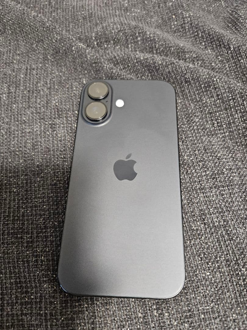 iPhone 16 128GB ブラック 本体 バッテリー容量100%