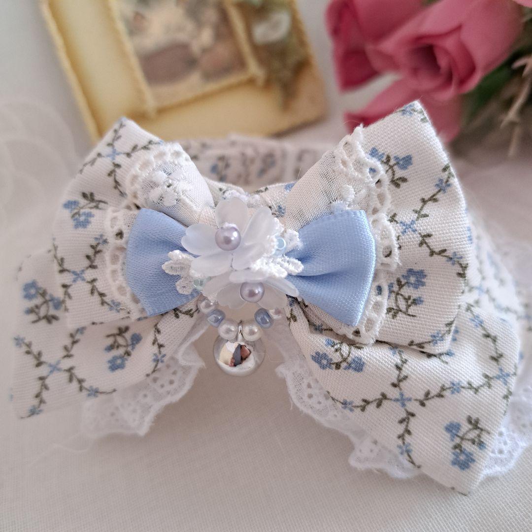 メルモママ、フラワー柄(ホワイト×ブルー)わんちゃん猫ちゃん用襟付首輪