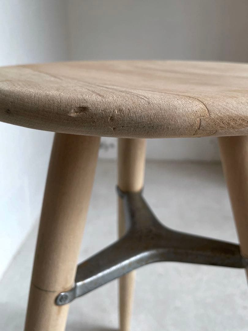 古い三本脚スツール 丸椅子　レトロ　古道具　アンティーク