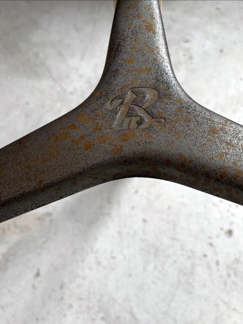 古い三本脚スツール 丸椅子　レトロ　古道具　アンティーク