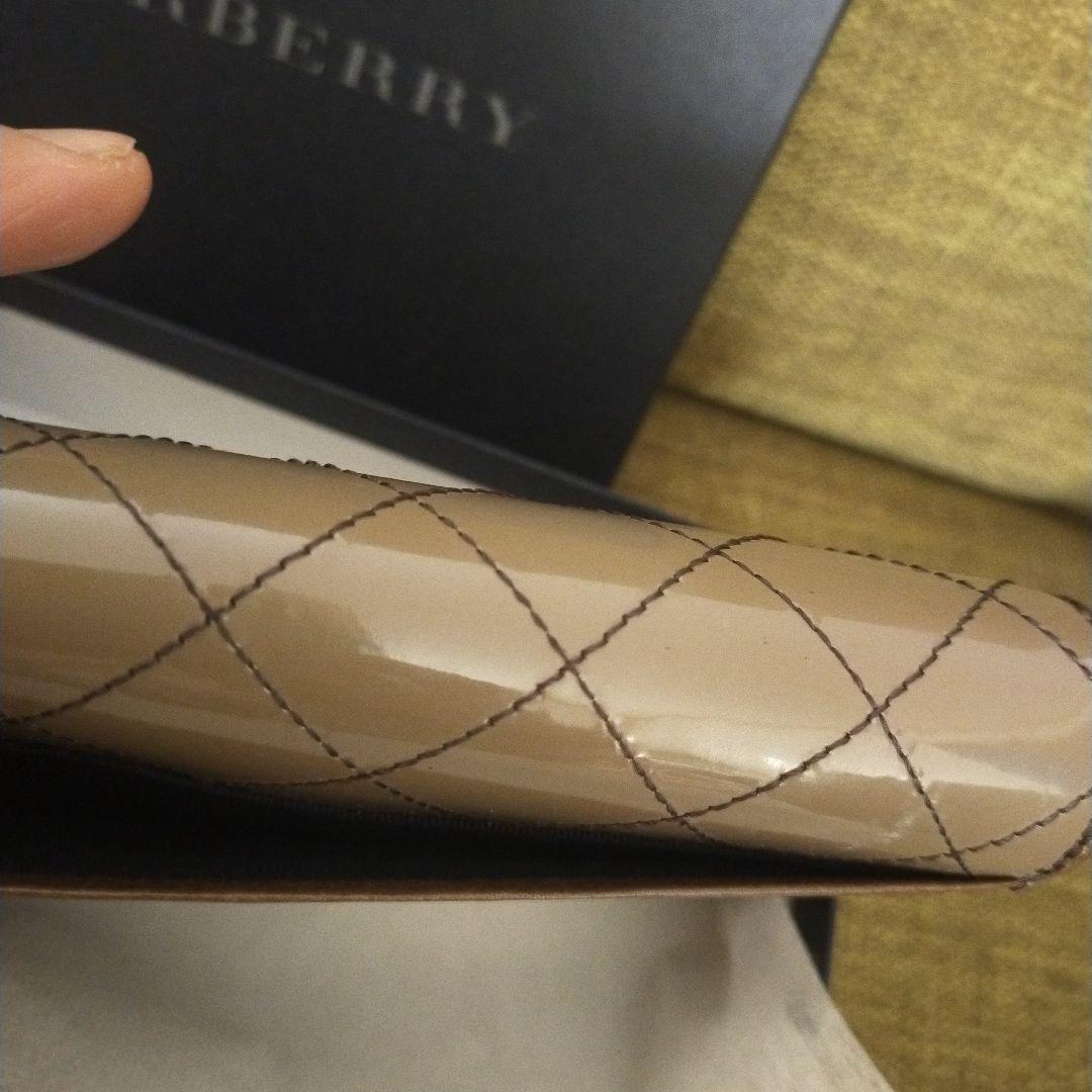 BURBERRY 三つ折りエナメル財布 ブラウン箱入り
