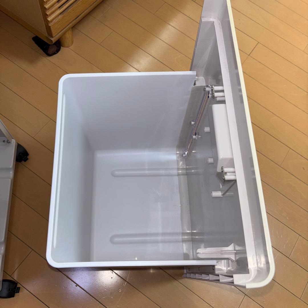 アイリスオーヤマ 電動シュレッダー SH12H (静音・A4・12枚細断)