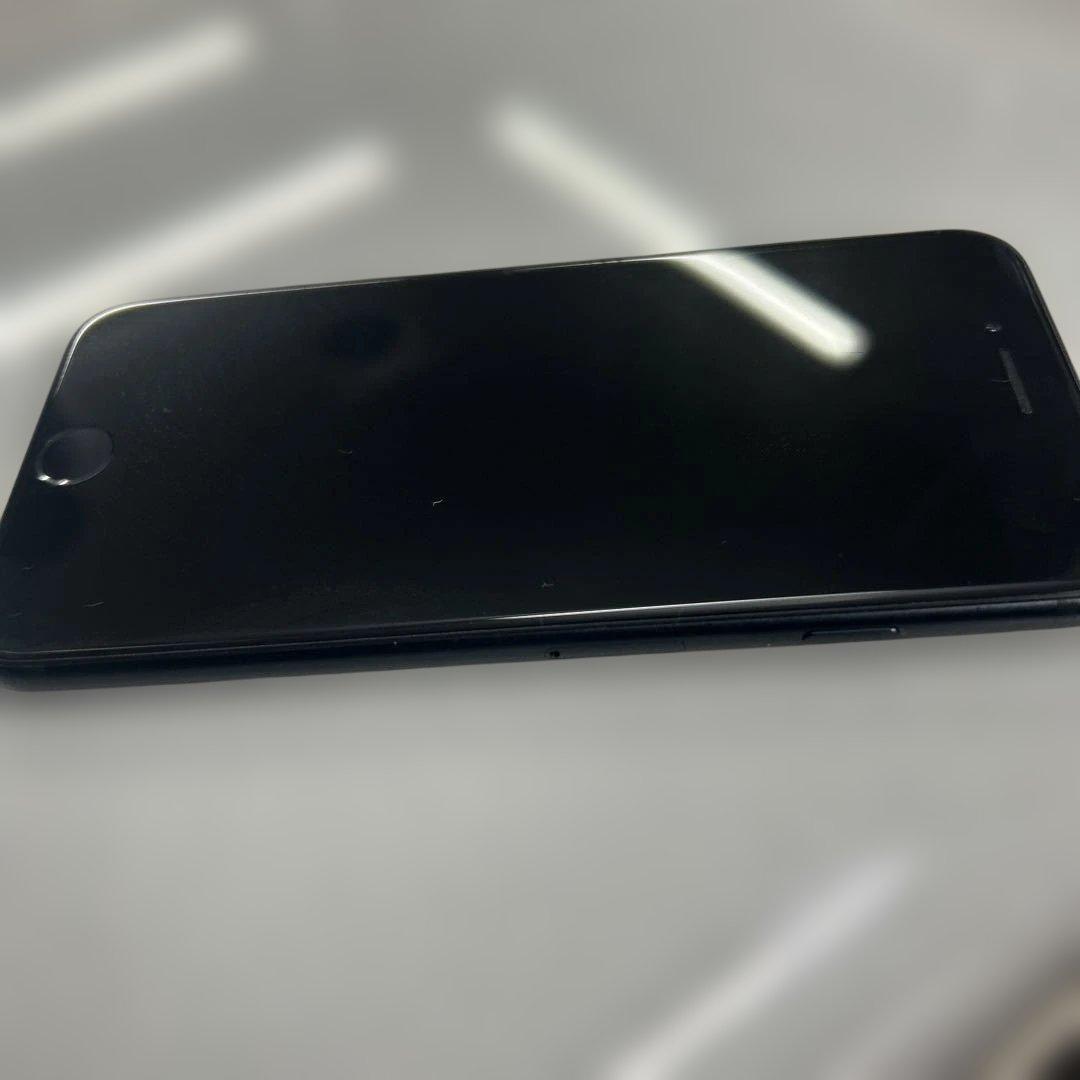 iPhone SE 第三世代　バッテリー100%