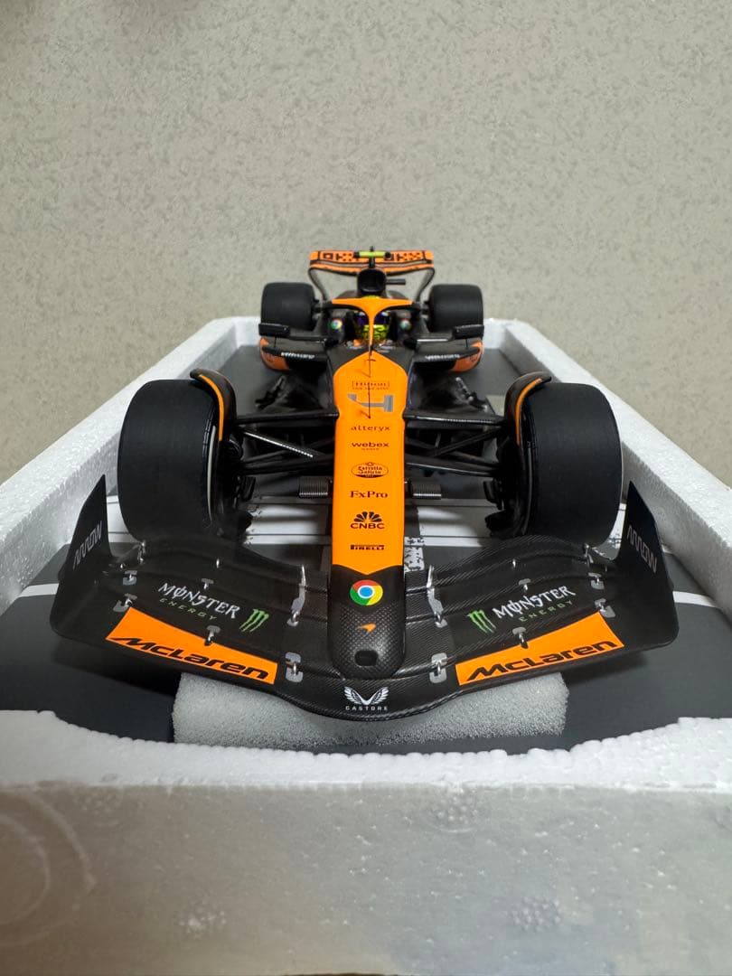 ミニチャンプス　1/18 マクラーレン　ランド・ノリス　マイアミGP 初優勝