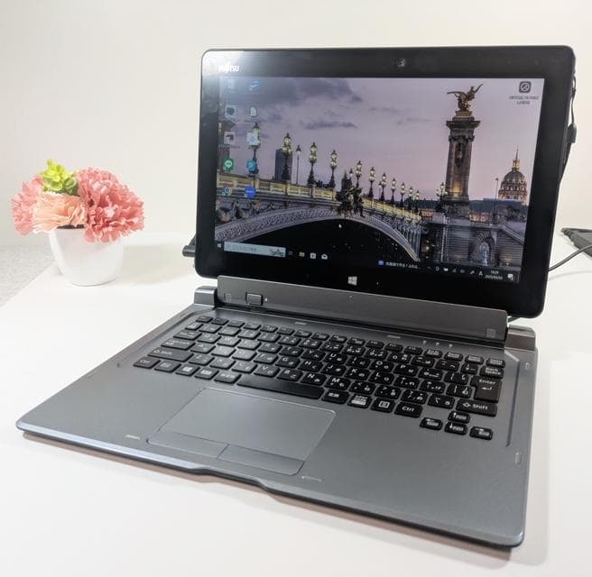 【持ち運びに♪】タッチパネル✨コンパクトノートパソコン✨カメラ・オフィス✨無線