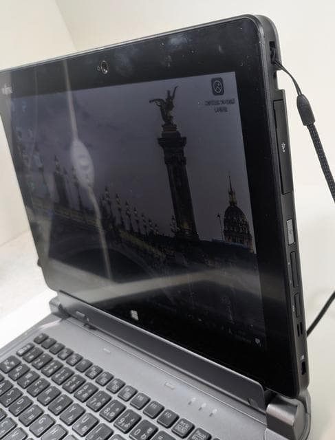 【持ち運びに♪】タッチパネル✨コンパクトノートパソコン✨カメラ・オフィス✨無線