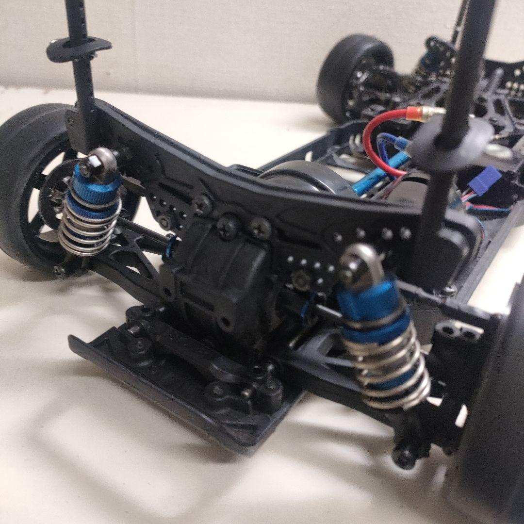 ヨコモドリフトパッケージシャーシ、おまけボディ付き