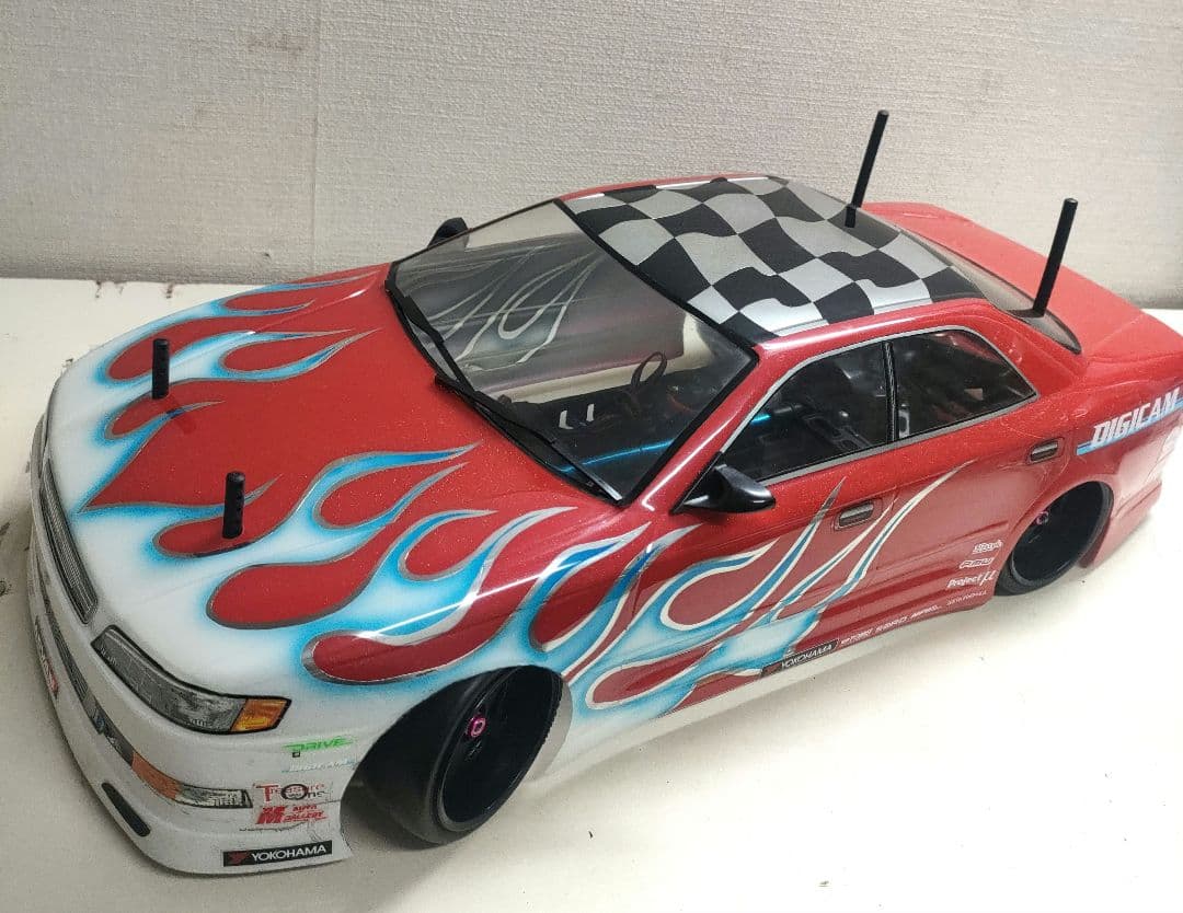 ヨコモドリフトパッケージシャーシ、おまけボディ付き