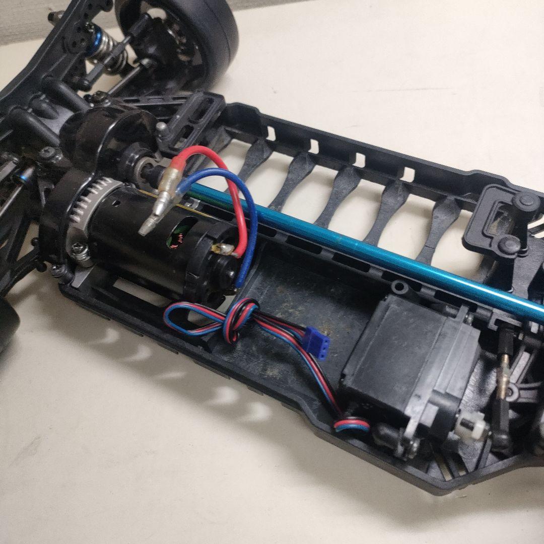 ヨコモドリフトパッケージシャーシ、おまけボディ付き