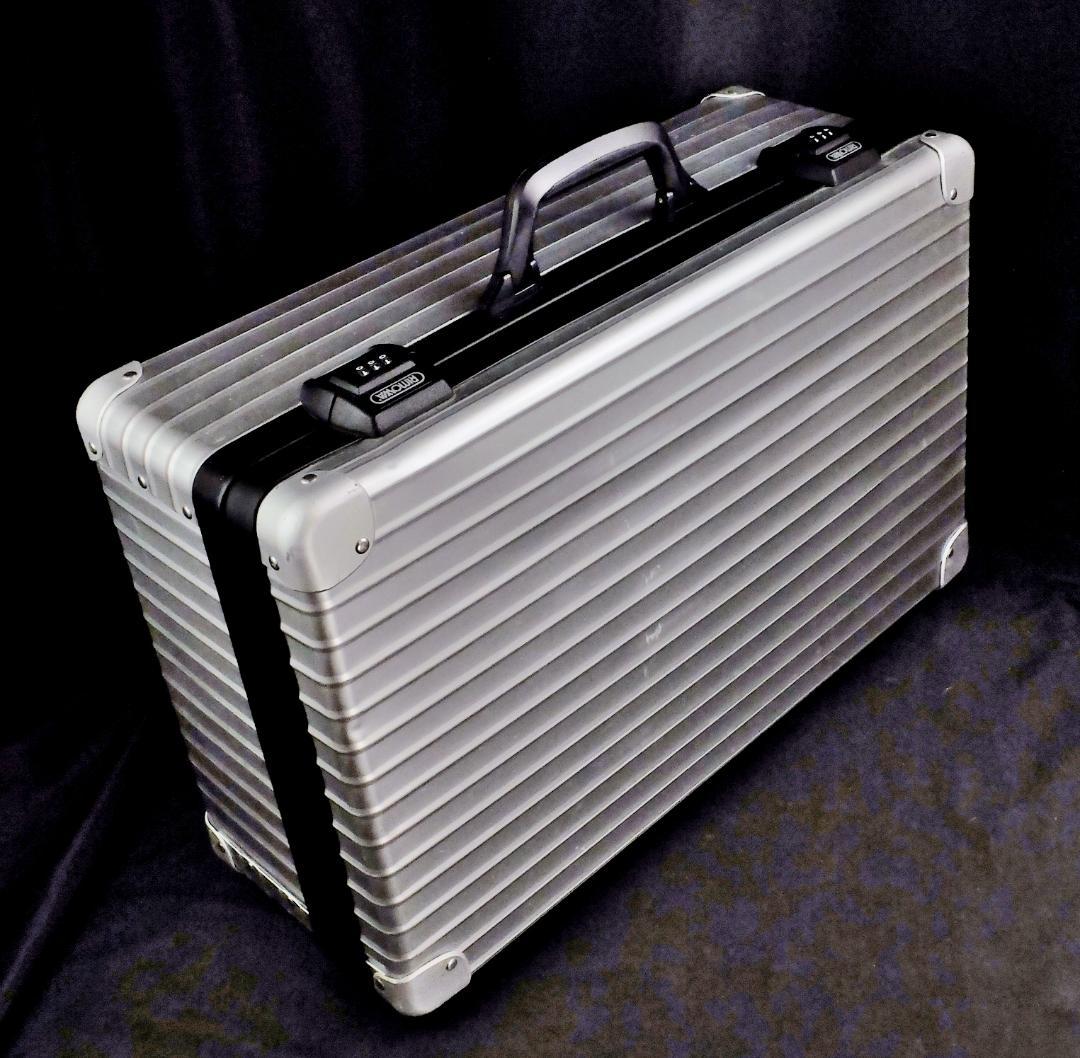 リモワ 956.55『サヴァンナ後期』ボーディングケース IATA 防水トレイ