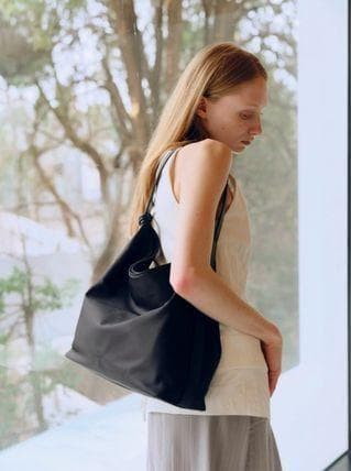 ROH SEOUL　Pulpy hobo bag Nylon ブラック