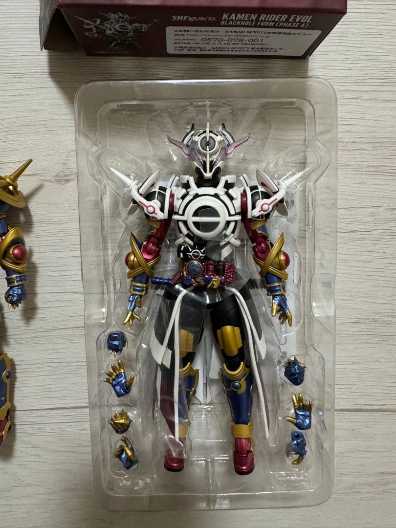 S.H.Figuarts 仮面ライダーエボル 4点セット