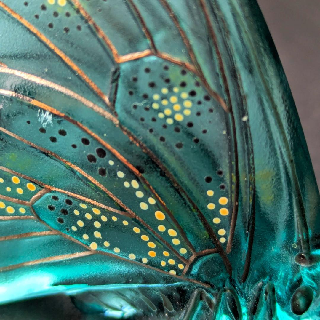 卓上芸術 ラリック 青ガラス彩色 パピヨン蝶オブジェ入手至難　精密エナメル