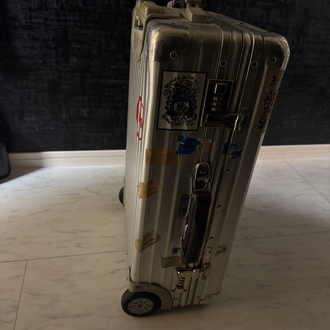 リモワ　アルミニウム 中型キャリーケース