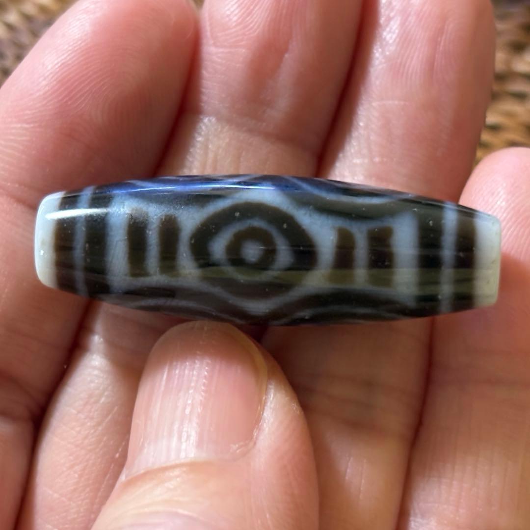 希少✩.*˚白ベース 龍眼天珠(*´˘`*)