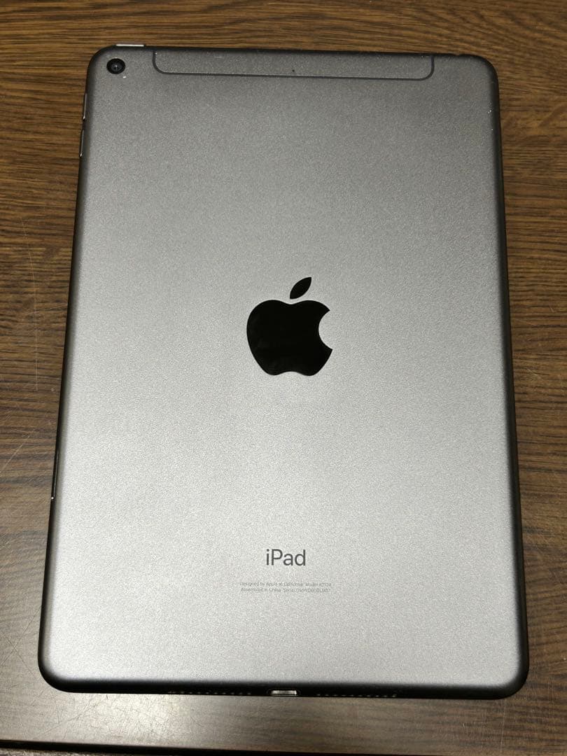 Apple iPad (第5世代) 64GB スペースグレー