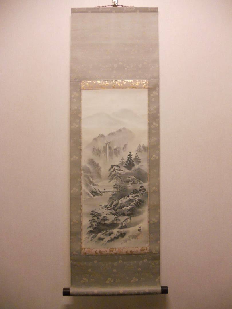 掛け軸 白樹 水墨山水 絹本 希少 軸装 茶道具 掛軸 美品 です。