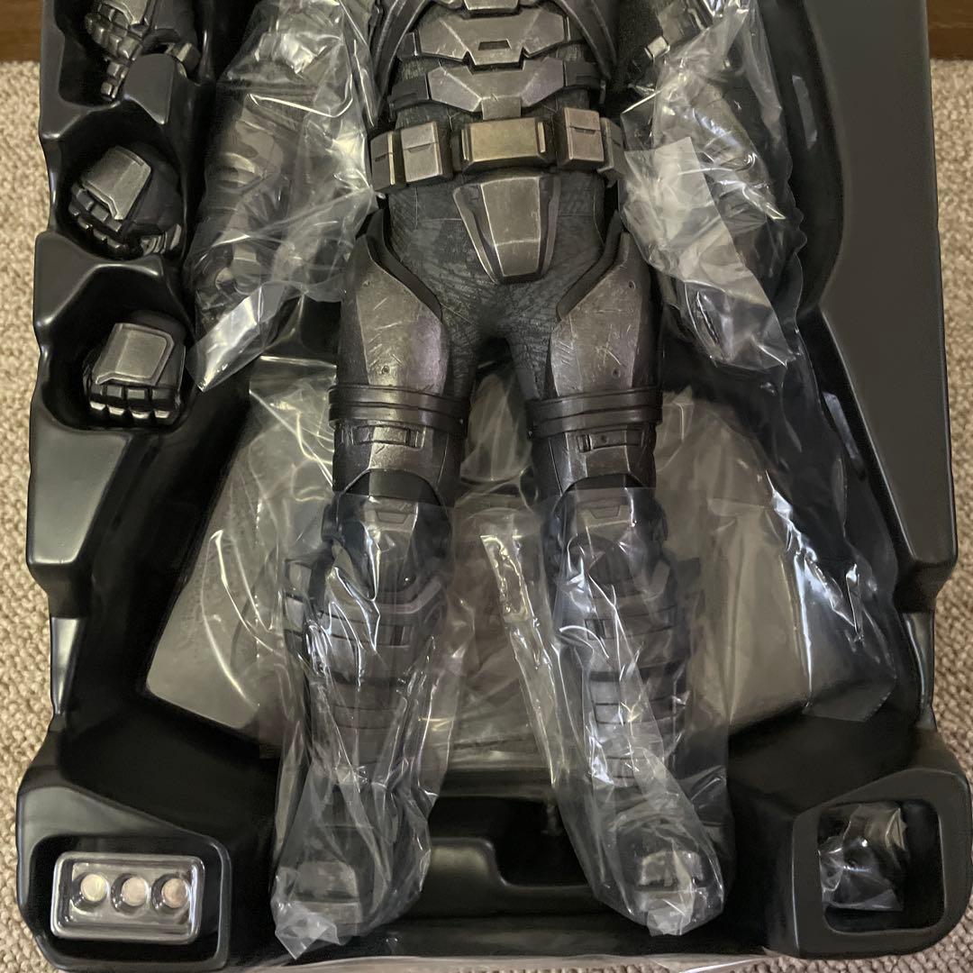 【極美品】 アーマード・バットマン　ジャスティスの誕生　ホットトイズ