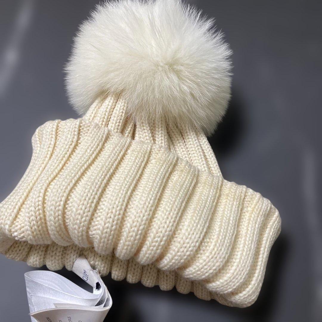 ✨極美品✨MONCLER ポンポン付きニット帽 アイボリー