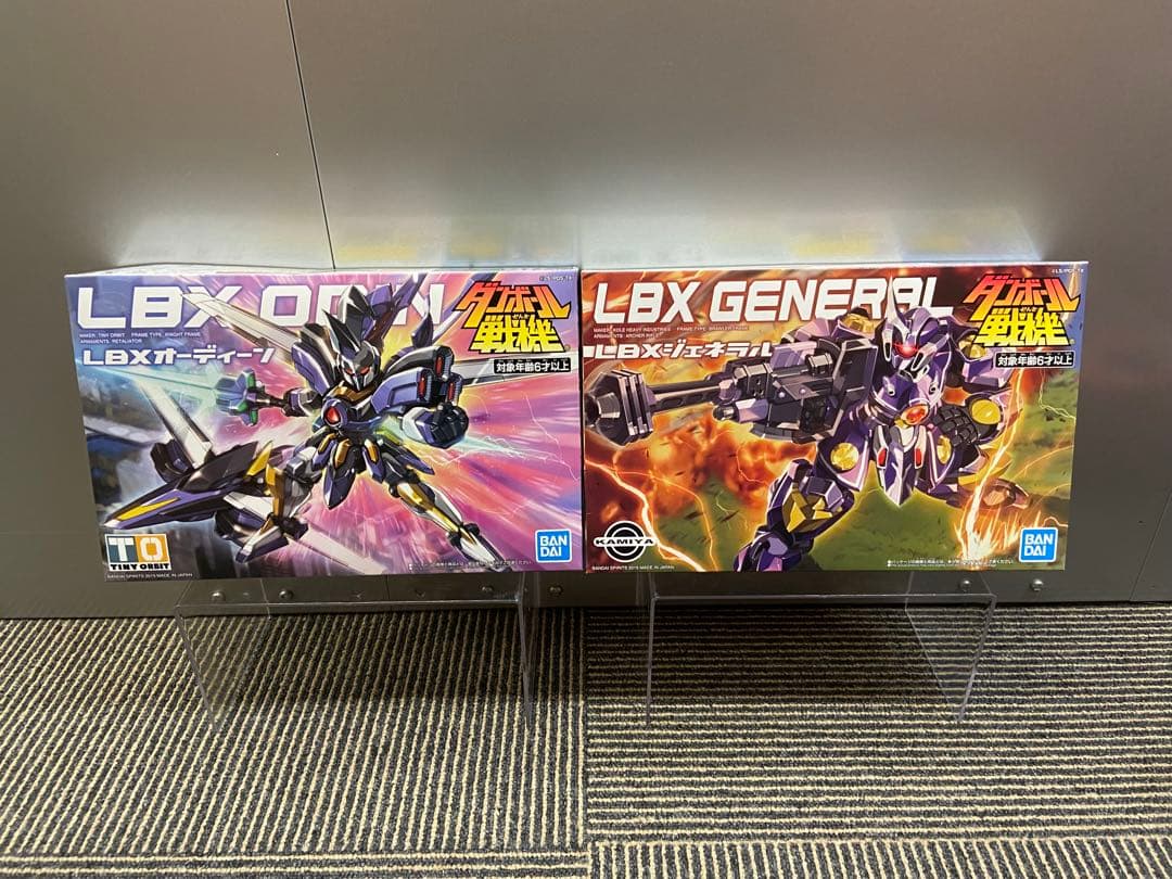 ダンボール戦機 プラモデル　LBX 12機+1セット