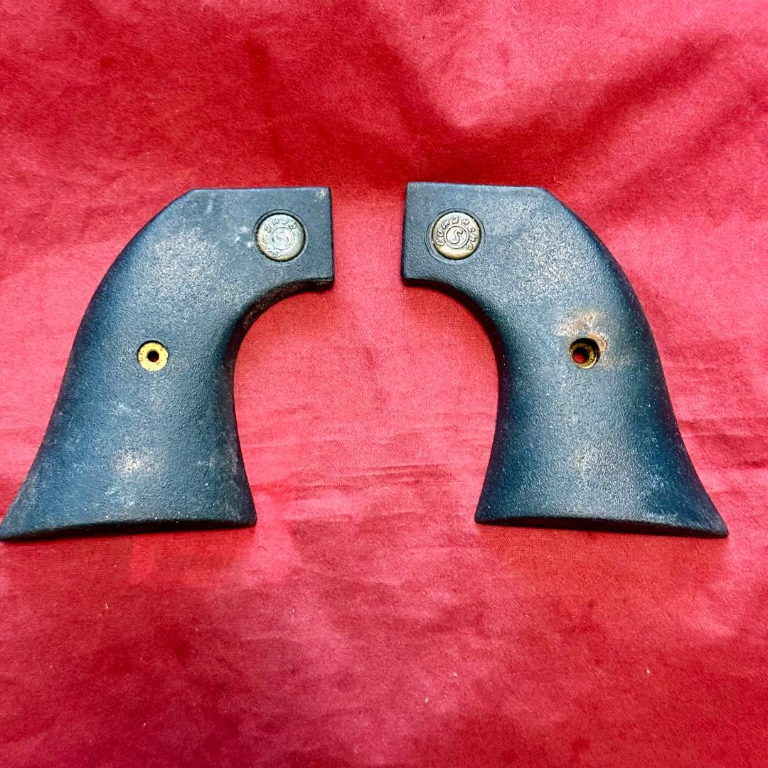 コマンチ 木製グリップ コルト/ ルガー 互換？