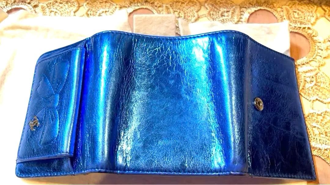 国内正規品未使用に近いシャネルミニ財布レディース三つ折り贈物ブルー二つ折りギフト