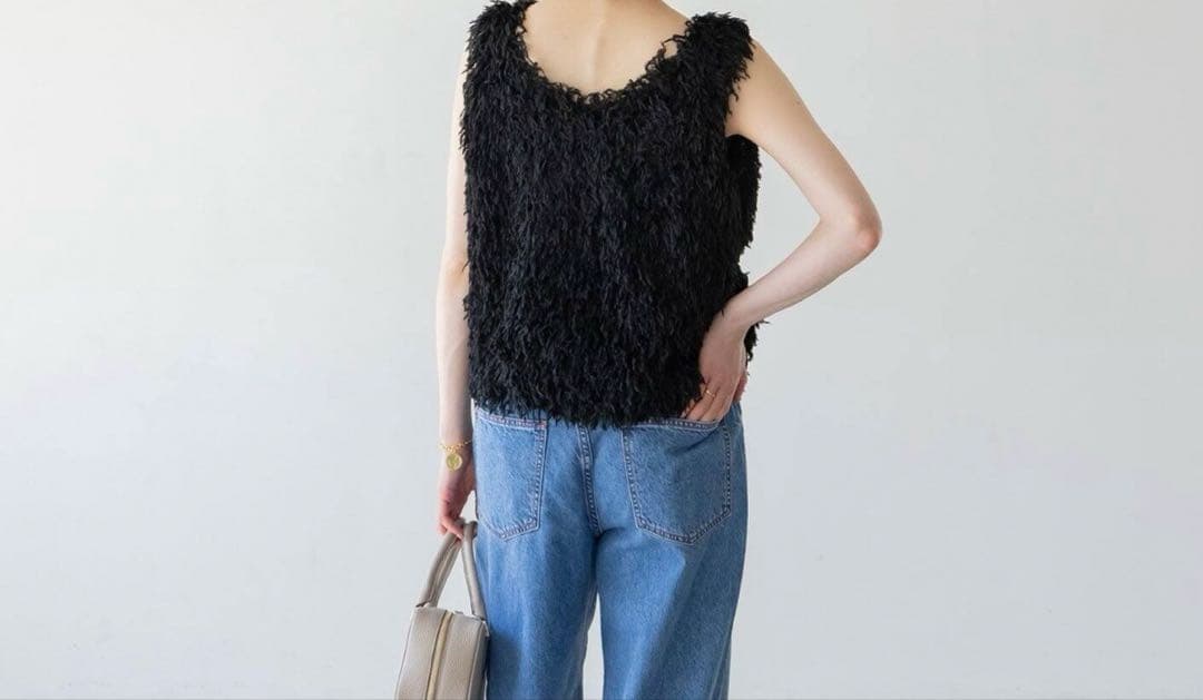 なな大人気商品！ノーブル　フェザーヤーンタンクトッププルオーバー　ブラック