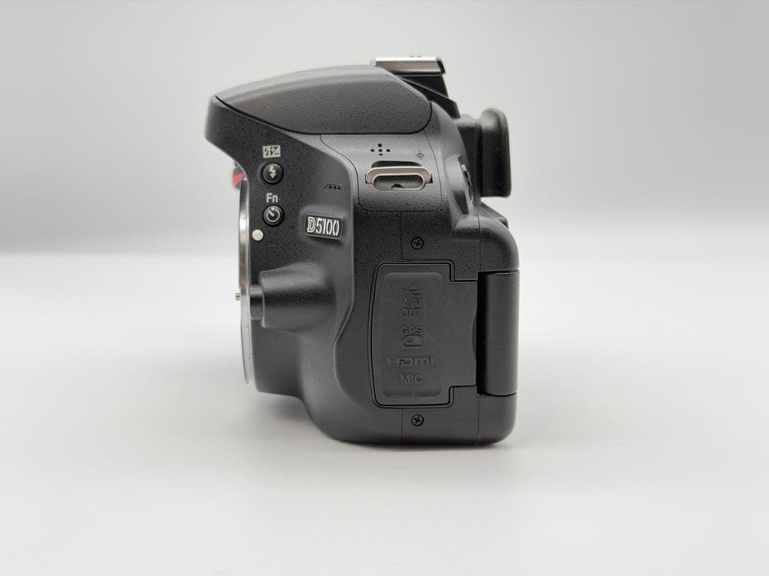 Nikon D5100 ボディ（バッテリー・充電器付）
