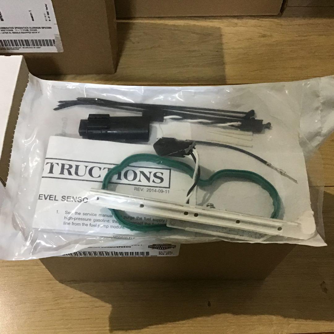 ハーレー純正　コンビネーション・デジタルスピードメーター&アナログタコメーター