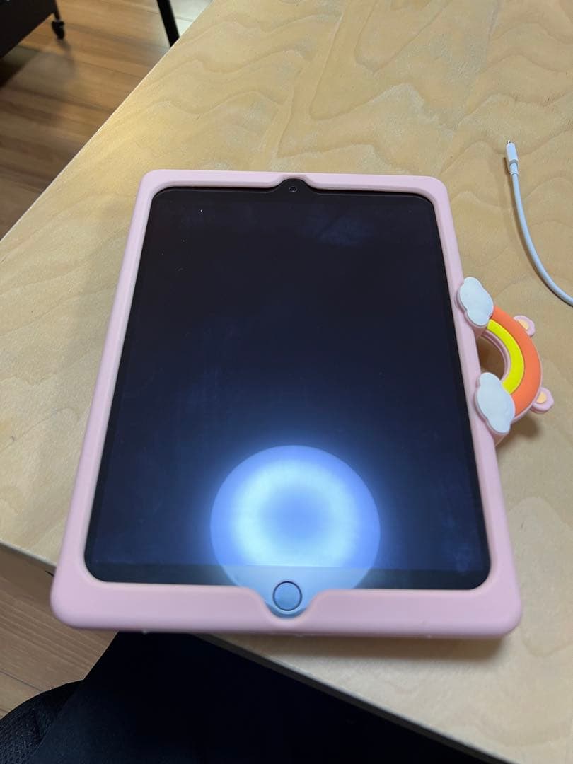 【子供の動画視聴に最適】iPad air2 16GB シルバー ケース付き