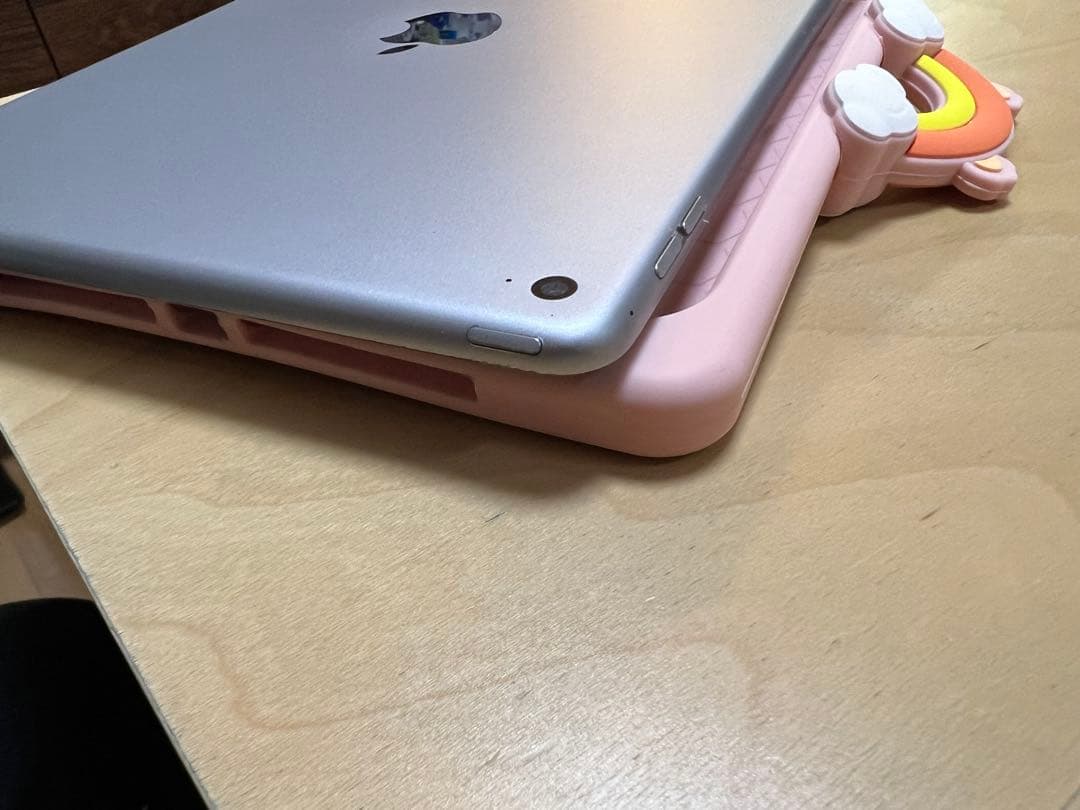 【子供の動画視聴に最適】iPad air2 16GB シルバー ケース付き