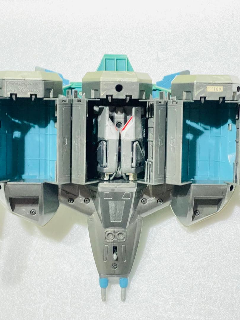 ウルトラマンガイア   戦闘機ピースキャリーとシグファイターEXのセット  中古