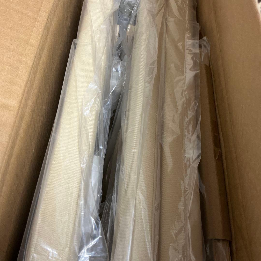 【新品】シングルベッドフレーム 木製ヘッドボード、マットレス付き