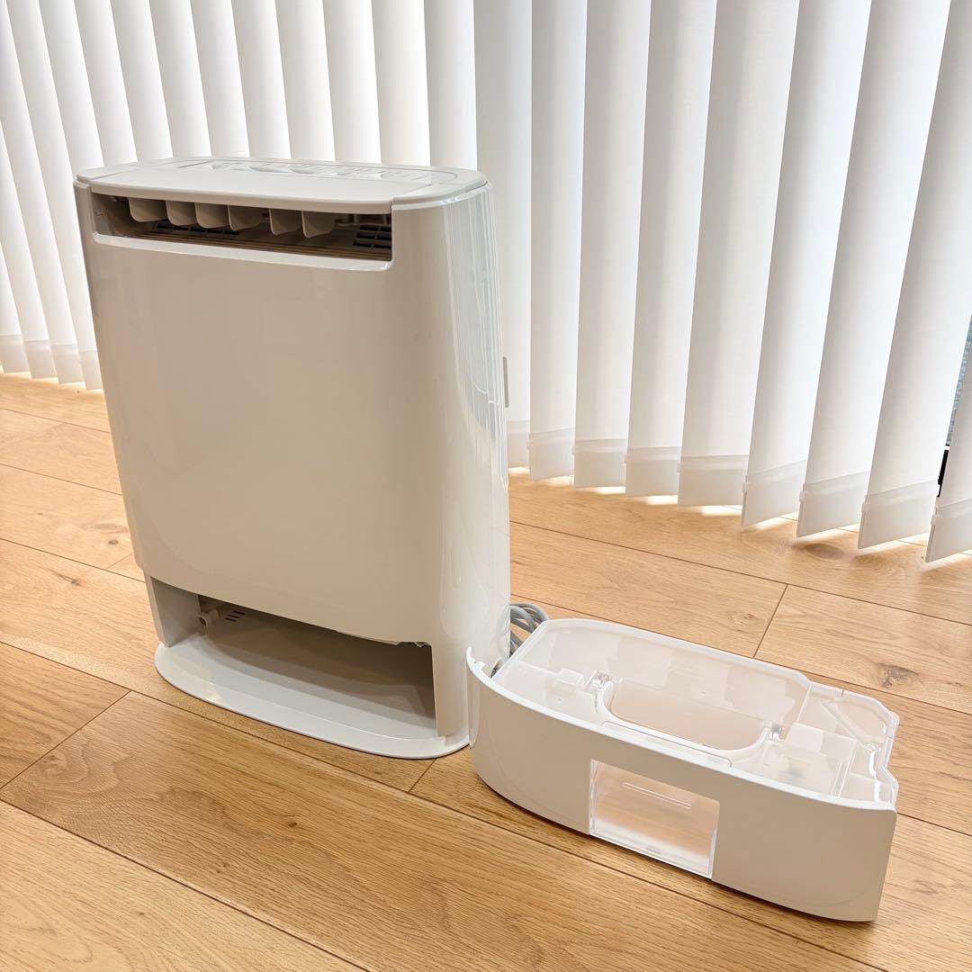 【極美品】Panasonic 衣類乾燥除湿機 F-YZTX60-S