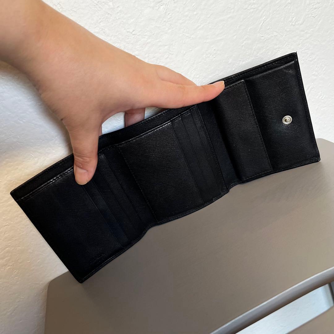 美品 PRADA プラダ 三角プレート サフィアーノ ミニ財布 三つ折り財布