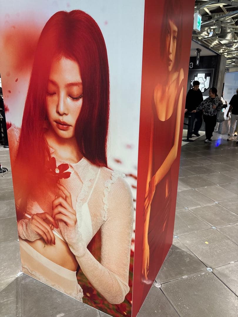 BLACKPINK ジェニ jennie Tシャツ　Mサイズ