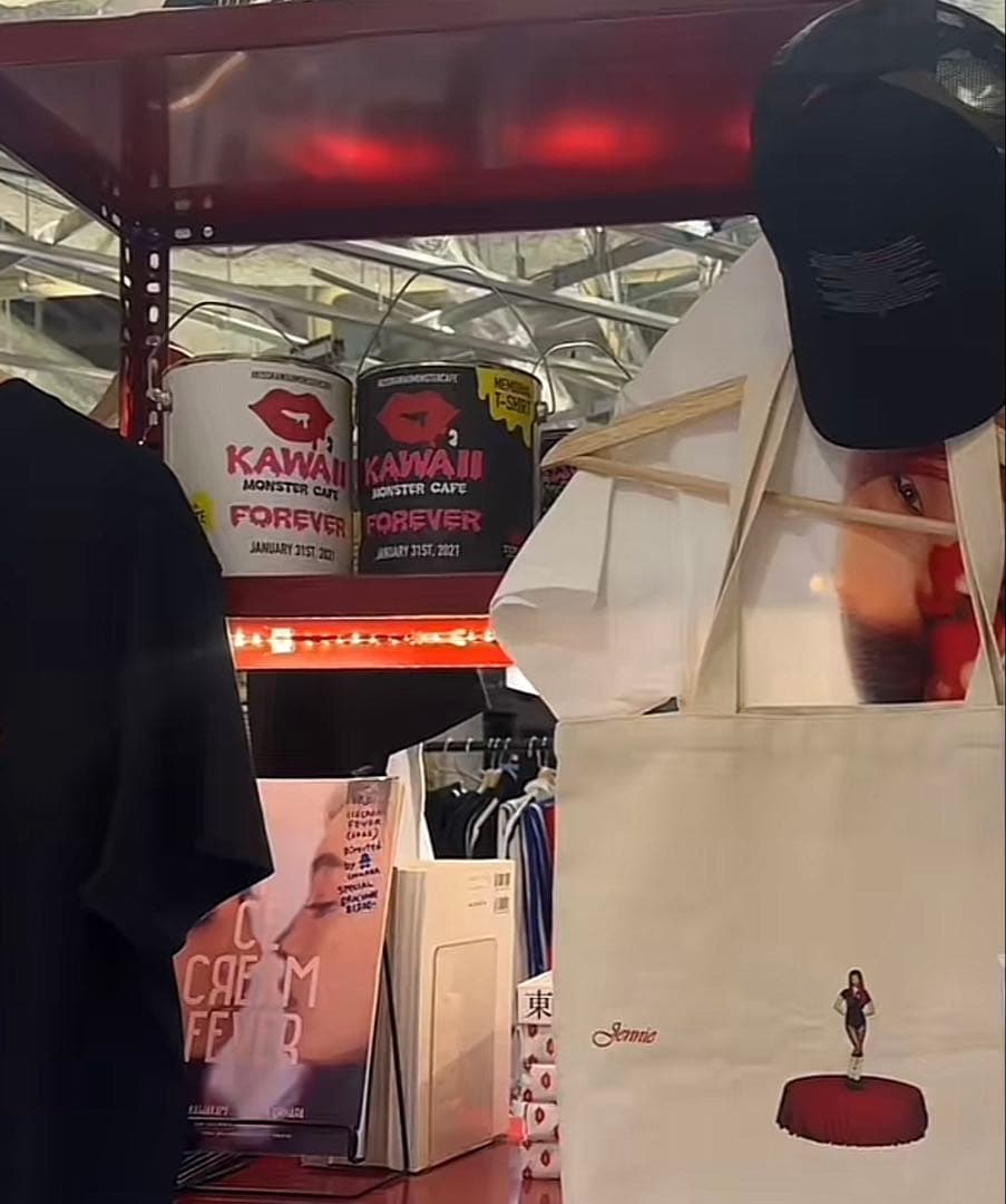 BLACKPINK ジェニ jennie Tシャツ　Mサイズ