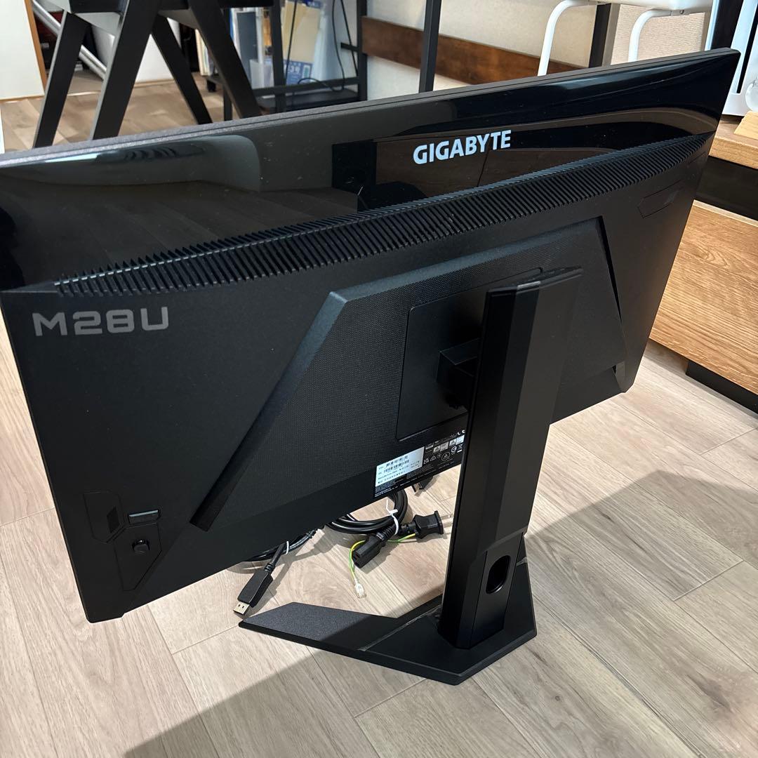 GIGABYTE M28U モニター 本体