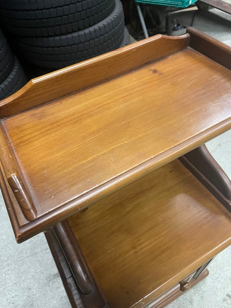 カントリー家具　アンティーク　木製ブラウンキャビネット