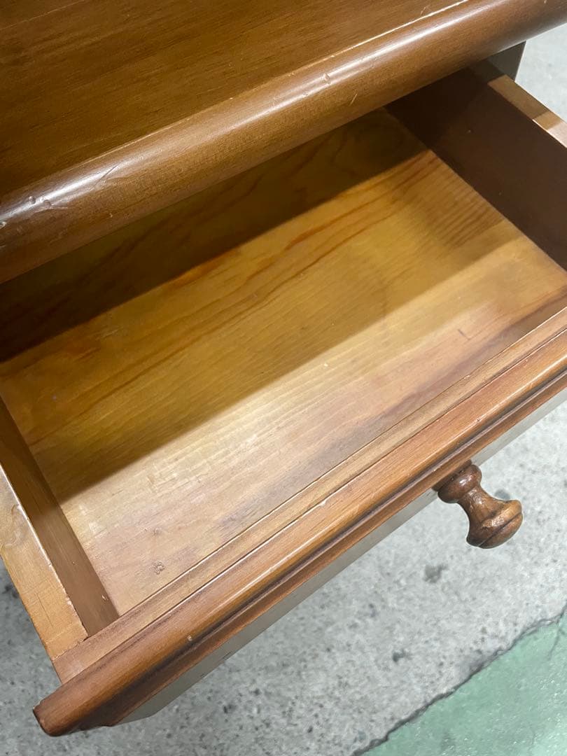 カントリー家具　アンティーク　木製ブラウンキャビネット