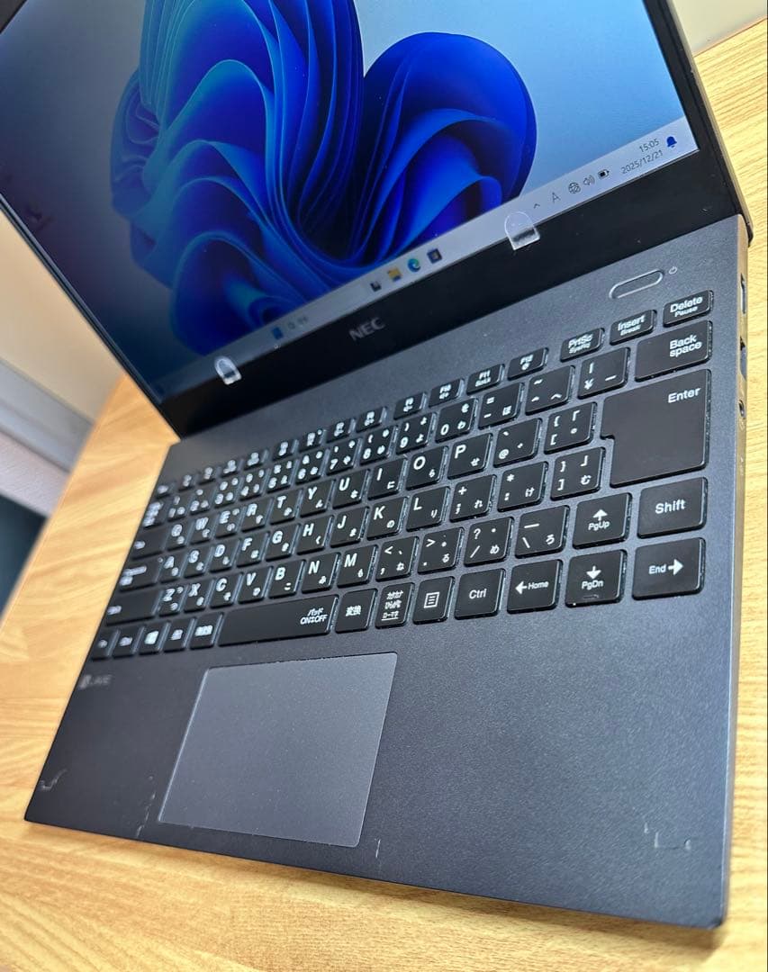 NEC ノートパソコン Core i7 gen 10,16/512,サクサク動く