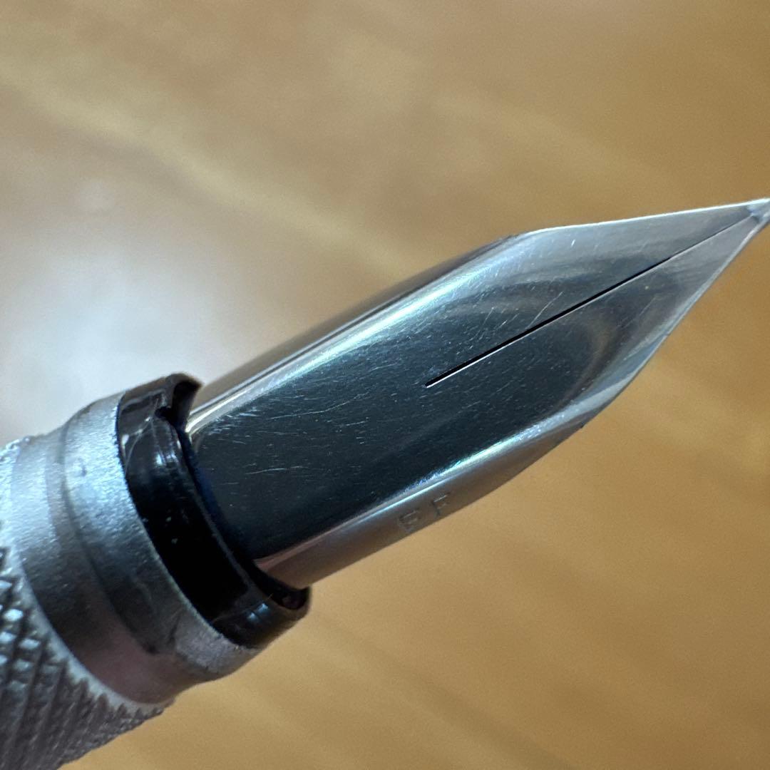 貴重 廃盤 Rotring ロットリング 600 万年筆 シルバー EF