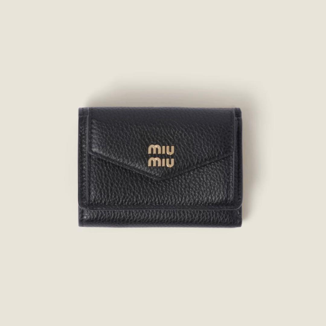 miu miu 三つ折り財布 黒 レザー