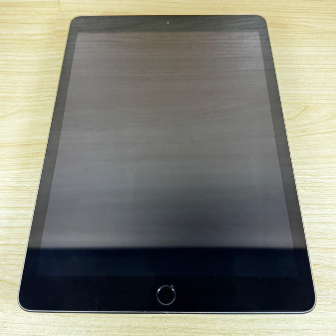 P189 iPad 第8世代 32GB セルラー