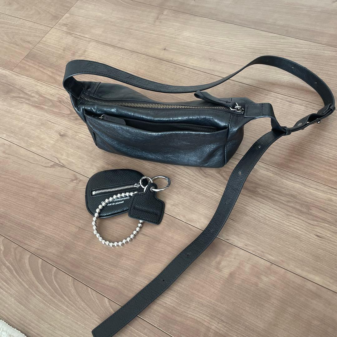 イア　パピヨネ　ear PAPILLONNER 本革　ボックスショルダーバッグ