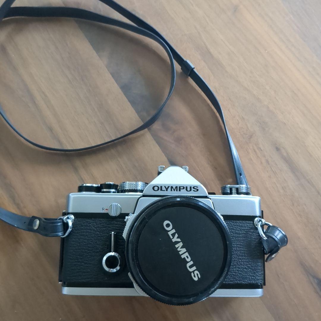 OLYMPUS 一眼レフカメラ シルバー レザーケース付き