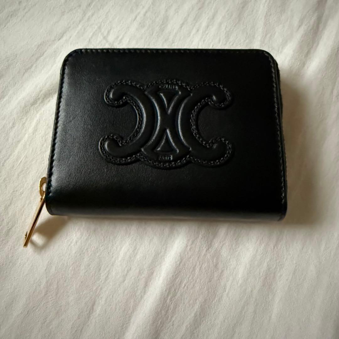 CELINE セリーヌ　トリオンフ　コンパクト　財布　二つ折り　ジップ　黒
