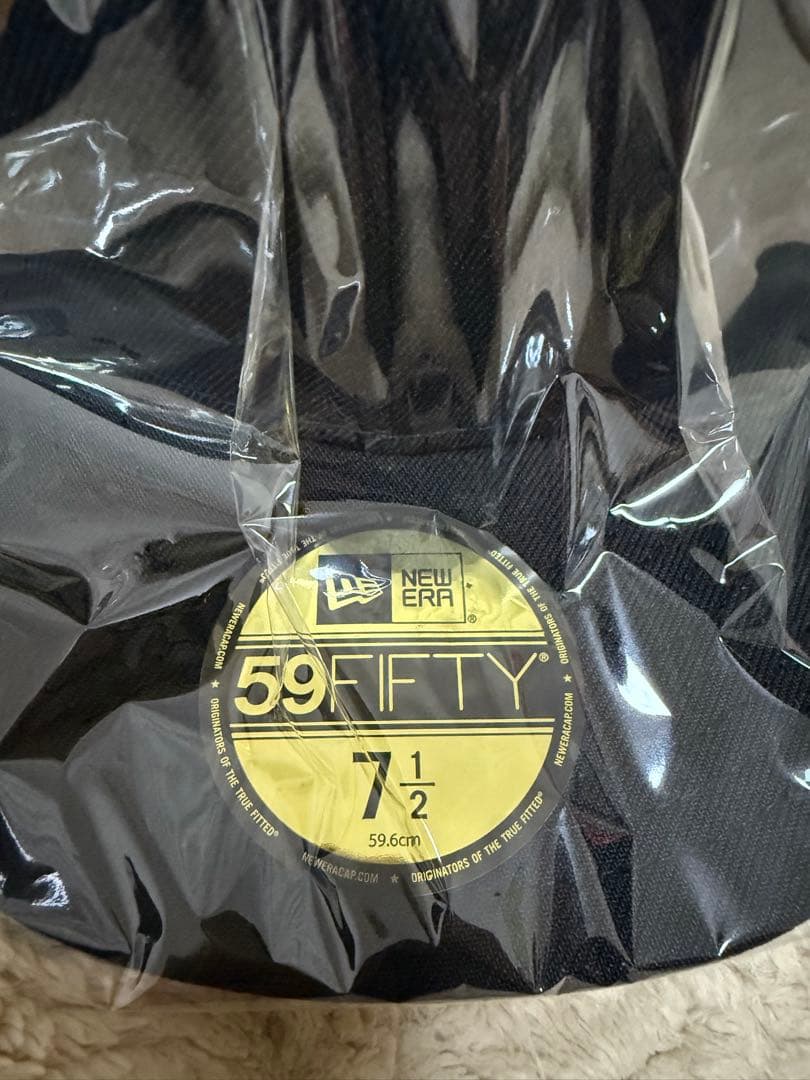 り*ん様 Supreme ANTI HERO NEWERA