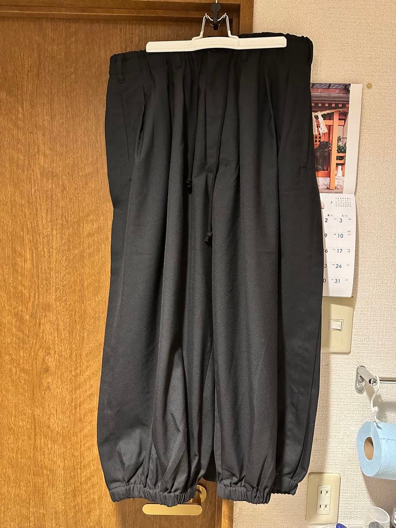 グラウンドワイ　カラスパンツ　新品