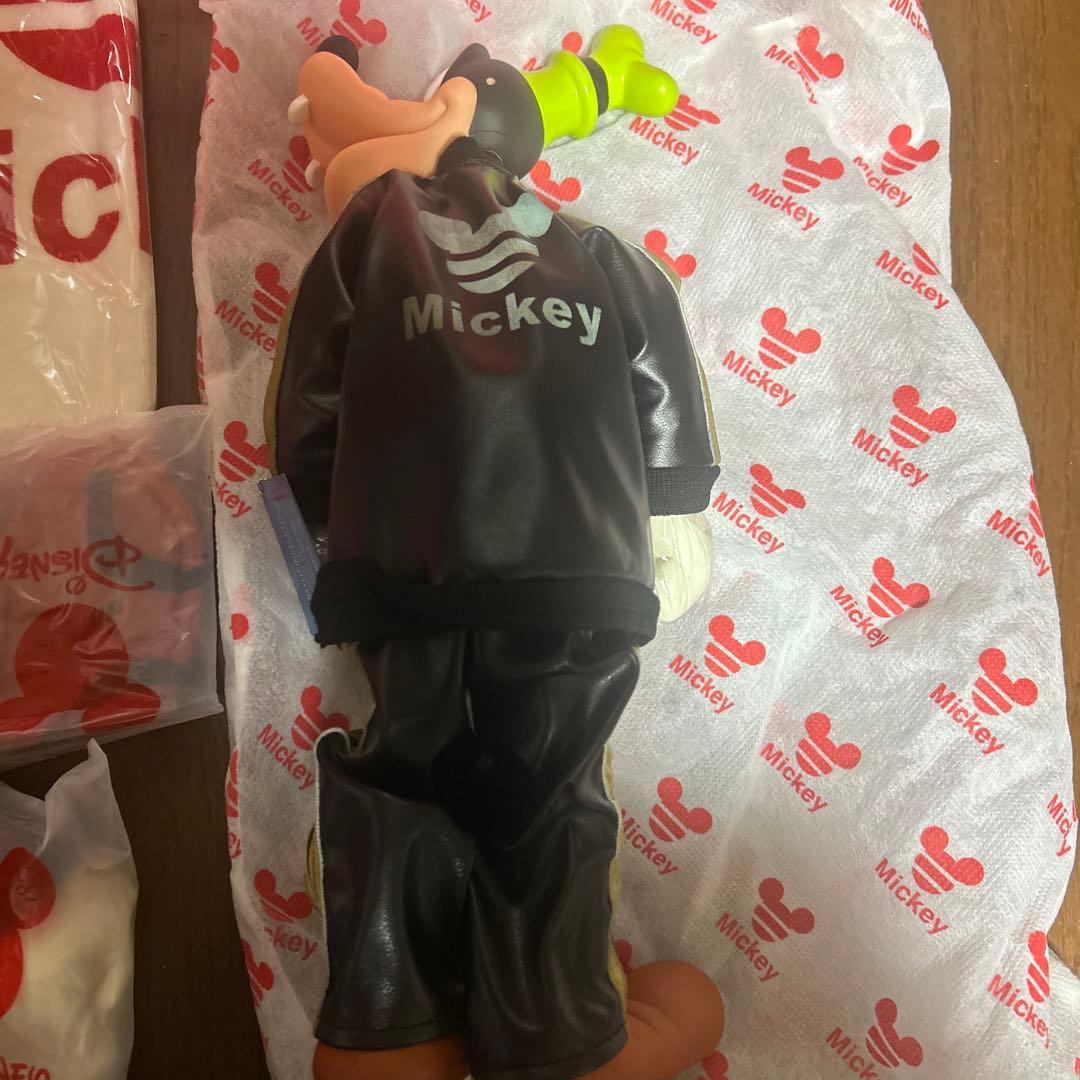 ディズニー　アディダスコラボ　フィギュア